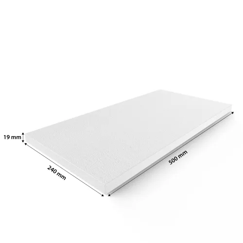 Weiße Kalziumsilikatplatte mit Maßen 500x240x19mm auf weißem Hintergrund